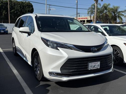2024 Toyota Sienna XLE