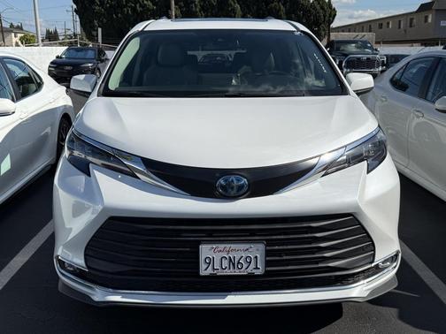 2024 Toyota Sienna XLE