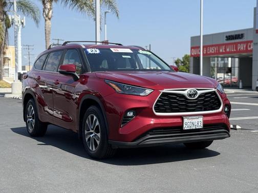 2023 Toyota Highlander XLE