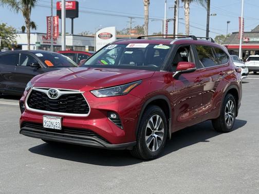 2023 Toyota Highlander XLE