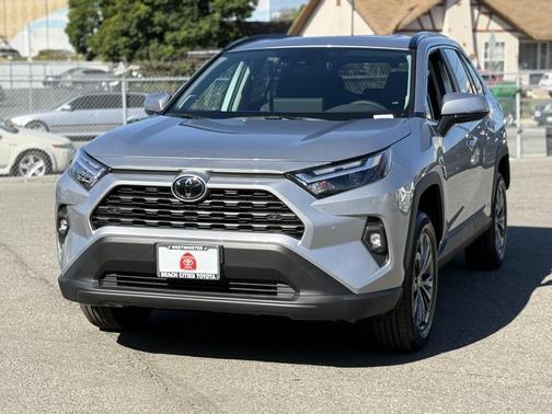 2025 Toyota RAV4 Hybrid XLE Premium