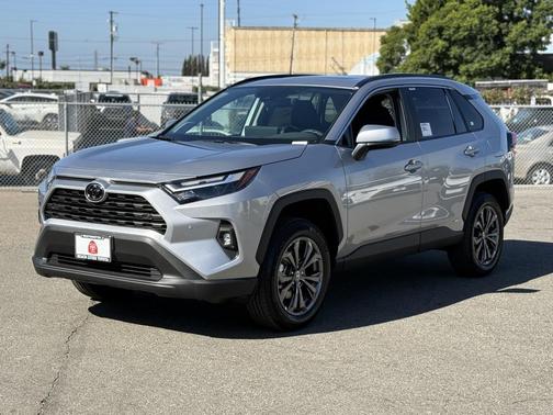 2025 Toyota RAV4 Hybrid XLE Premium