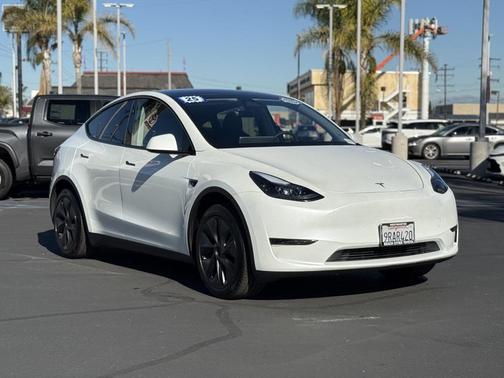 2025 Tesla Model Y Long Range Dual Motor Rear-Wheel Drive