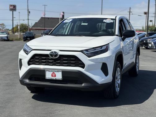 2025 Toyota RAV4 LE