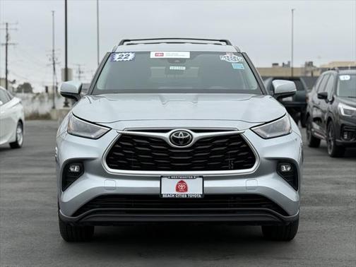 2022 Toyota Highlander LE