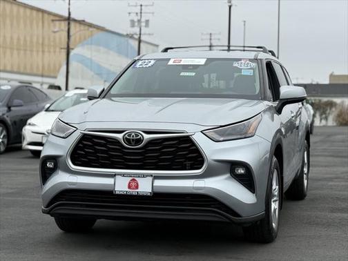 2022 Toyota Highlander LE