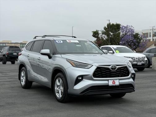 2022 Toyota Highlander LE