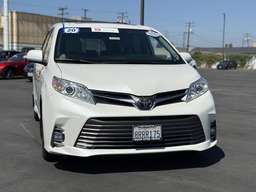 2020 Toyota Sienna XLE
