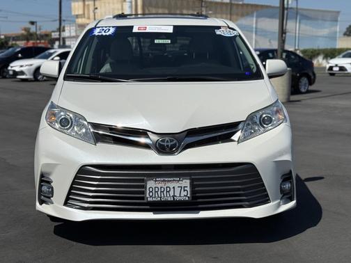 2020 Toyota Sienna XLE