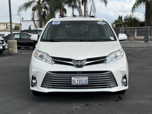 2020 Toyota Sienna XLE