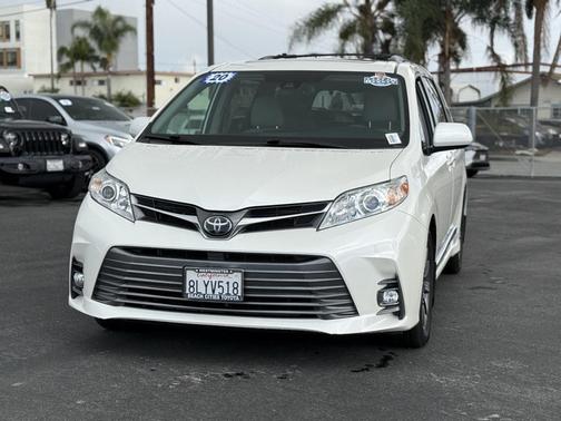 2020 Toyota Sienna XLE