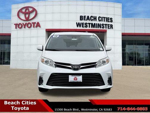 2019 Toyota Sienna LE