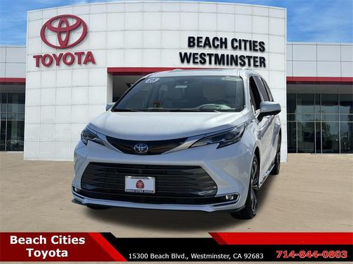 2025 Toyota Sienna Platinum