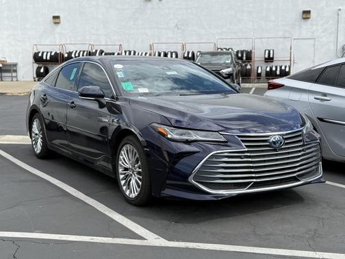 2021 Toyota Avalon Hybrid Limited