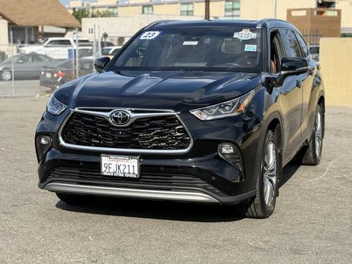 2023 Toyota Highlander Platinum