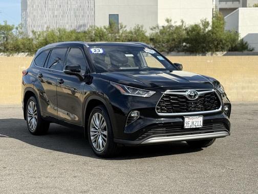 2023 Toyota Highlander Platinum