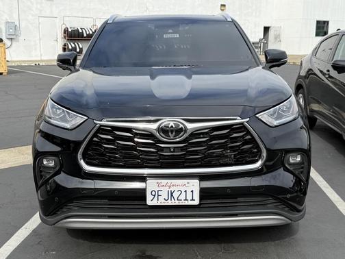 2023 Toyota Highlander Platinum