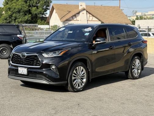 2023 Toyota Highlander Platinum