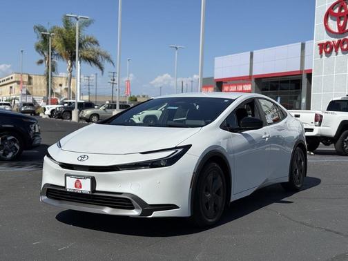 2026 Toyota Prius Plug-In Hybrid SE
