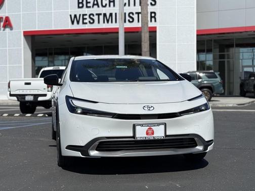 2026 Toyota Prius Plug-In Hybrid SE