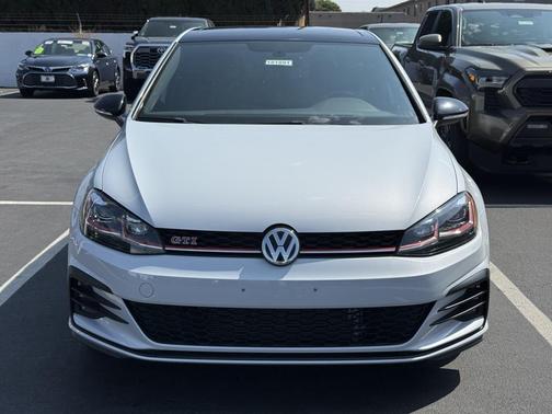 2021 Volkswagen Golf GTI 2.0T SE DSG