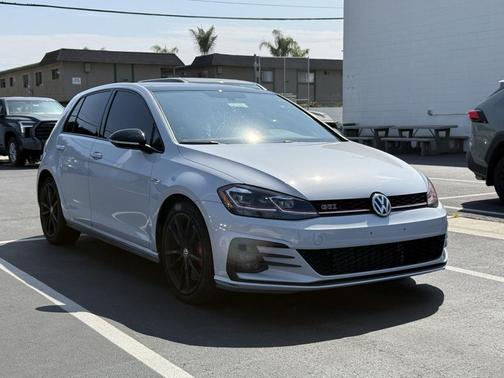 2021 Volkswagen Golf GTI 2.0T SE DSG