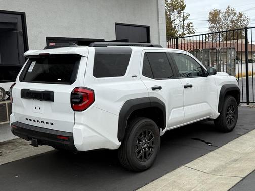 2025 Toyota 4Runner SR5
