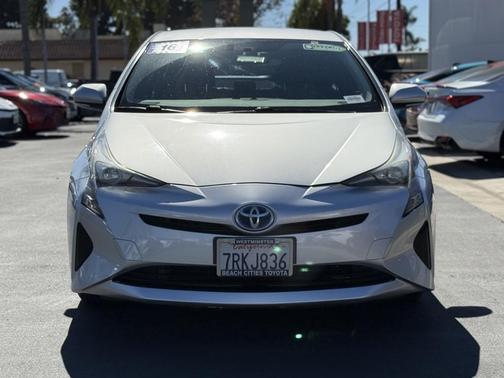 2016 Toyota Prius Three
