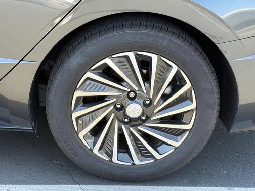 2022 Hyundai SONATA Hybrid SE
