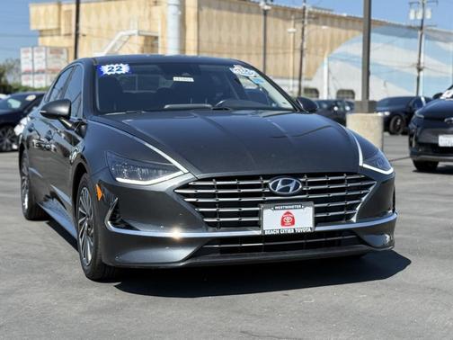 2022 Hyundai SONATA Hybrid SE