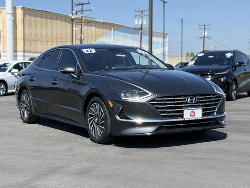2022 Hyundai SONATA Hybrid SE