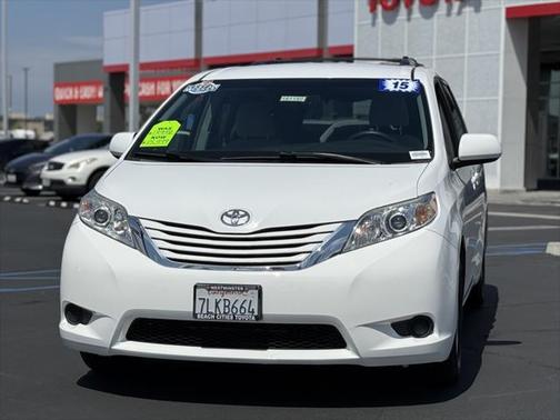 2015 Toyota Sienna LE