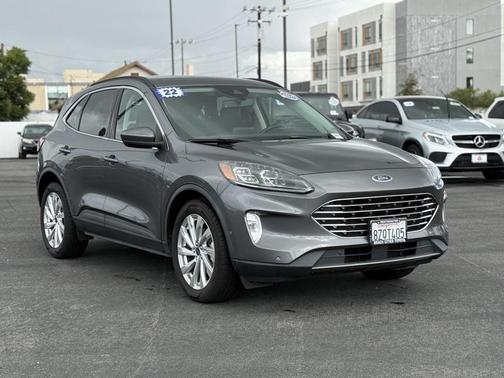 2022 Ford Escape Titanium