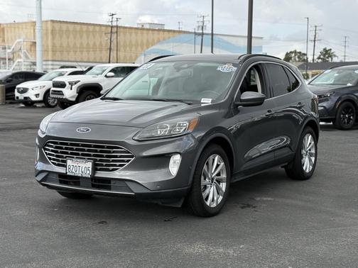 2022 Ford Escape Titanium