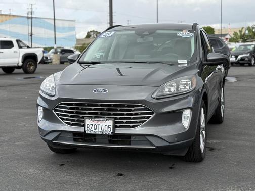 2022 Ford Escape Titanium