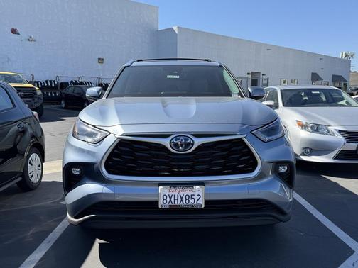 2021 Toyota Highlander Hybrid XLE