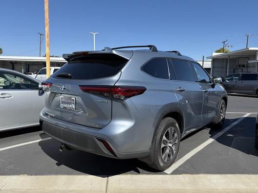 2021 Toyota Highlander Hybrid XLE