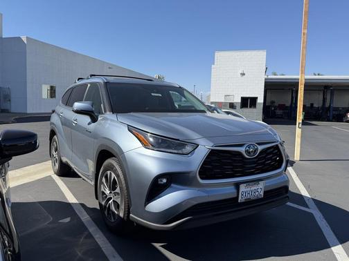 2021 Toyota Highlander Hybrid XLE