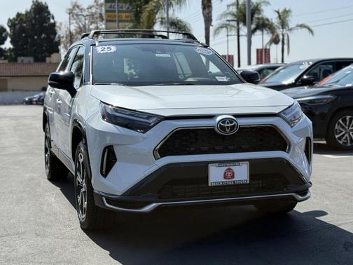 2025 Toyota RAV4 Hybrid SE