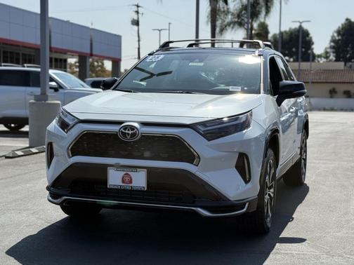 2025 Toyota RAV4 Hybrid SE