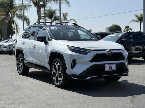 2025 Toyota RAV4 Hybrid SE