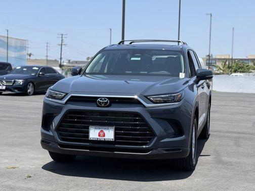 2025 Toyota Grand Highlander Hybrid XLE