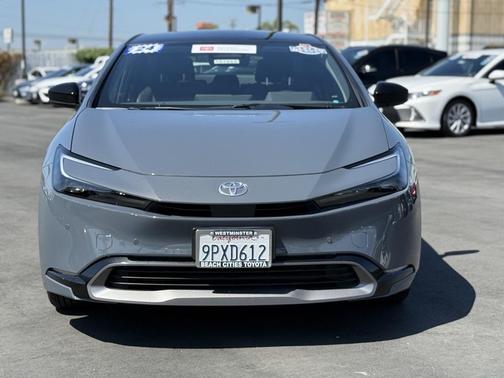 2024 Toyota Prius XLE
