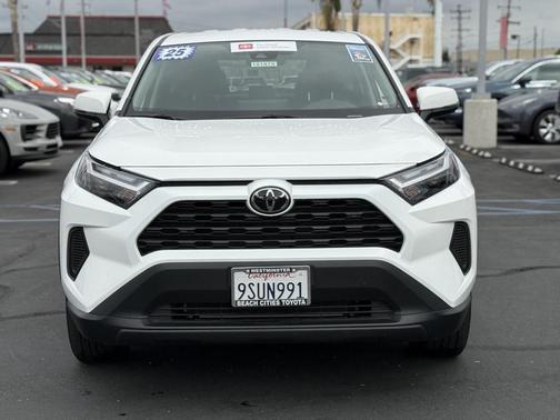 2025 Toyota RAV4 LE