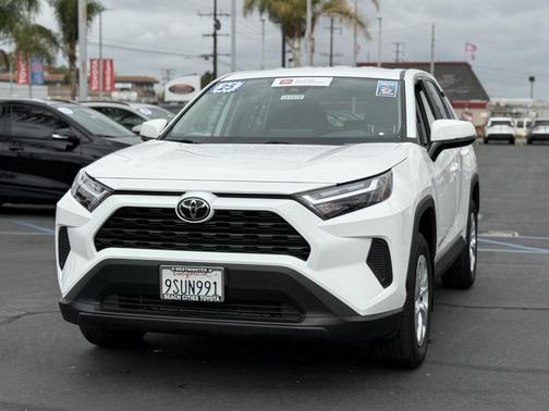 2025 Toyota RAV4 LE