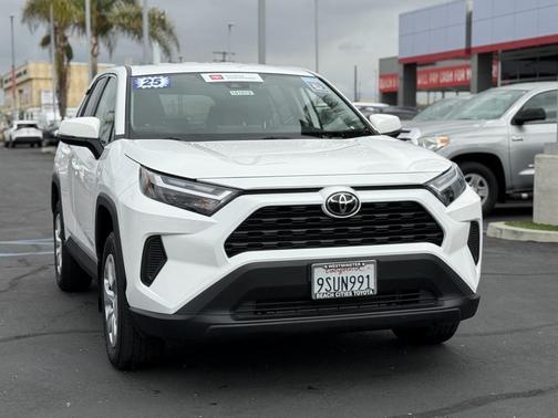 2025 Toyota RAV4 LE