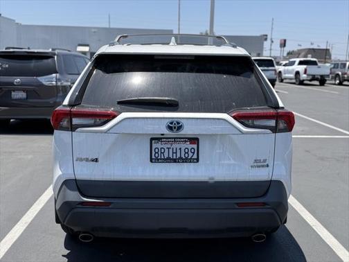 2020 Toyota RAV4 Hybrid XLE