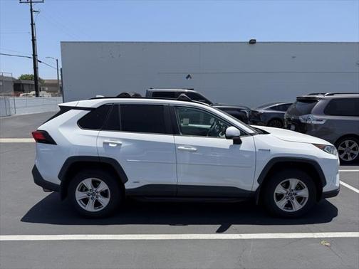 2020 Toyota RAV4 Hybrid XLE