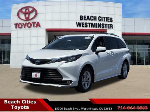 2025 Toyota Sienna XLE 7 Passenger