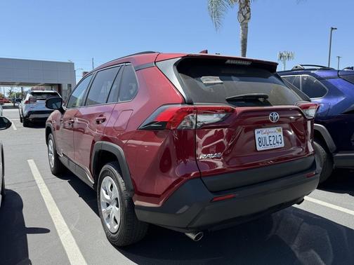 2021 Toyota RAV4 LE